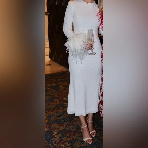 SELF-PORTRAIT CREAM SEQUIN FEATHER MIDI DRESS (US 2) - FOR BRIDES - Picture 3 of 10